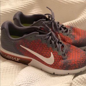 Men’s Nike tennis shoes